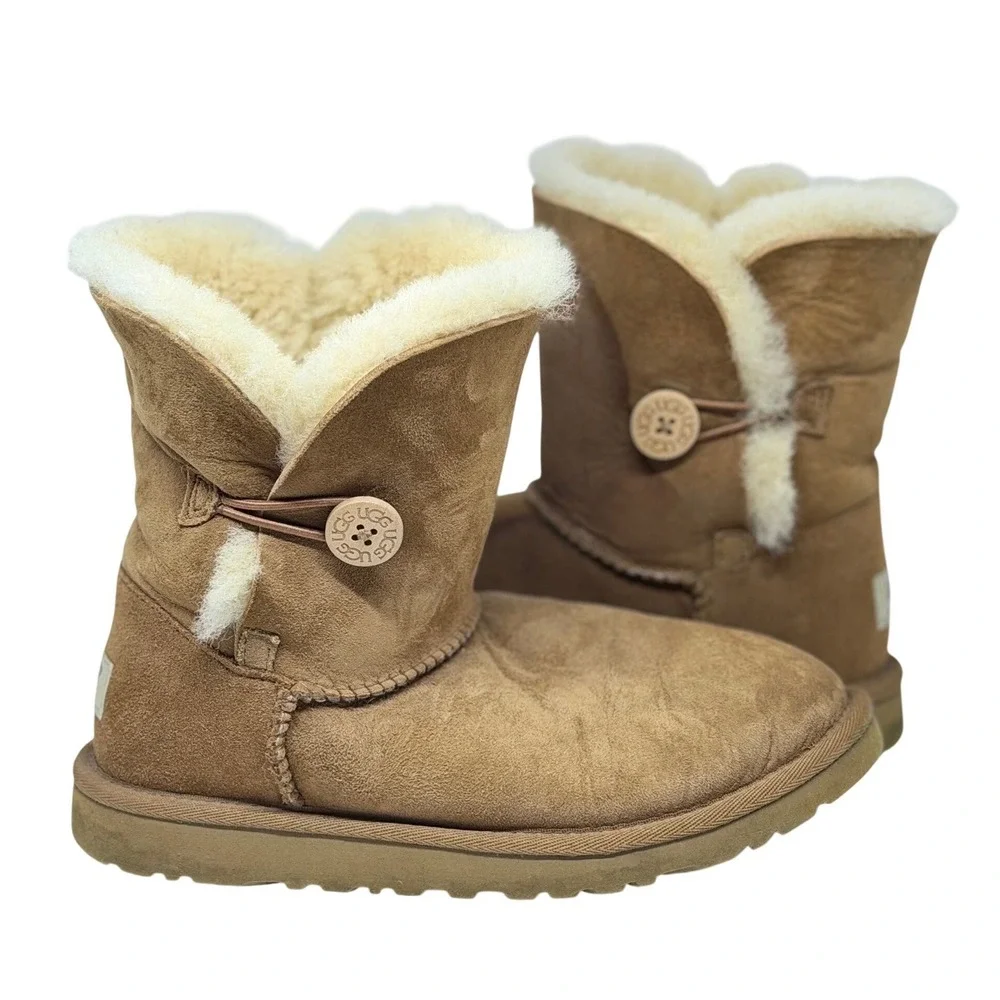 UGG Bailey Button Boots Chestnut Suede Shearling Winter Girls Shoes‎ Size 4 Kids